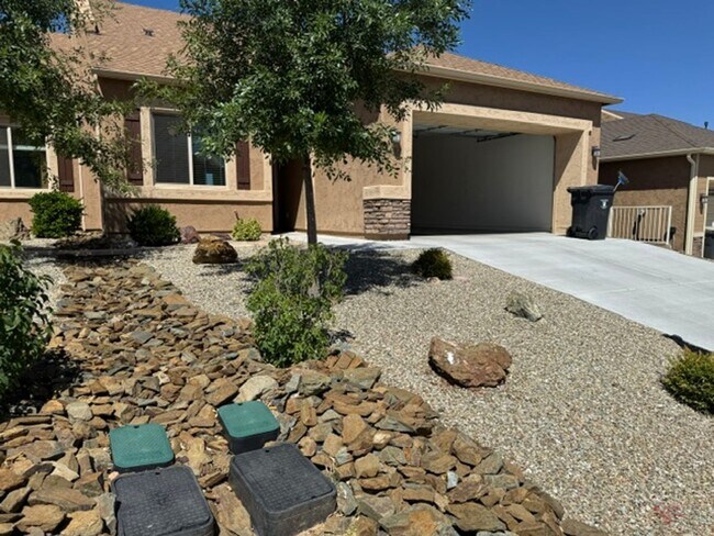 Foto del edificio - 5632 N Teaberry Ln
