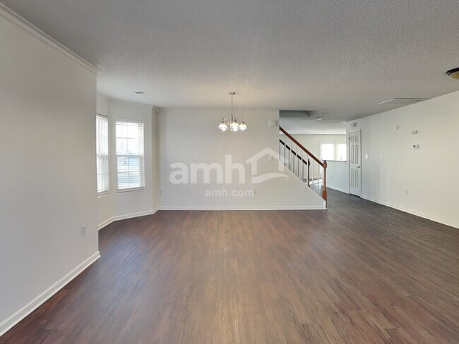 Foto del edificio - 2410 Highland Park Dr