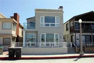 Building Photo - 813 E Bay Ave