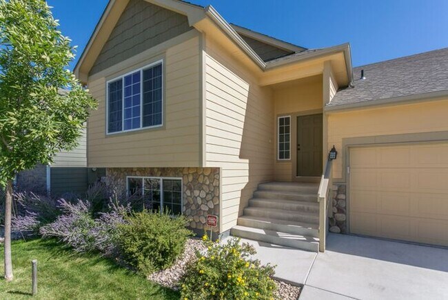 Building Photo - Charming 3 bed 3 bath home in NE Fort Coll...