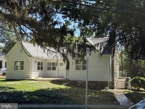 Building Photo - 5426 McKinley St