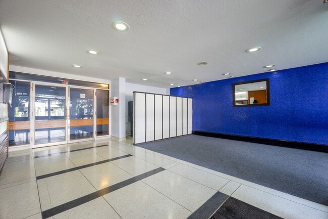 Building Photo - 4 Overland Drive