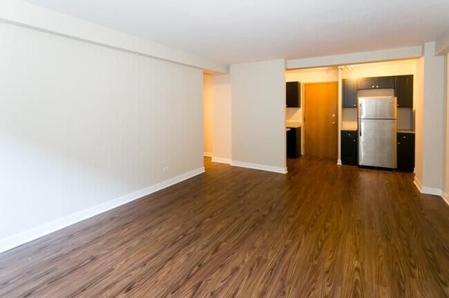 Foto del edificio - 4180 N Marine Dr