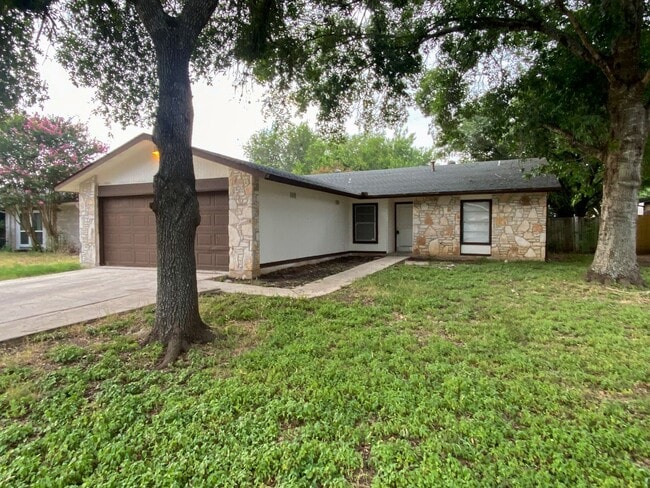 LOVELY ONE STORY 3/2 LOCATED NEAR UTSA! - LOVELY ONE STORY 3/2 LOCATED NEAR UTSA! House