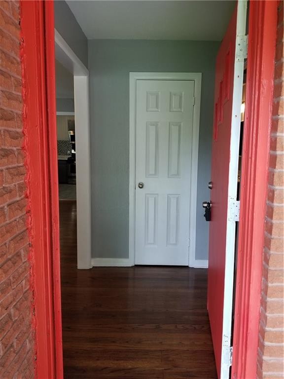 Foto del edificio - 2104 Hillburn Dr