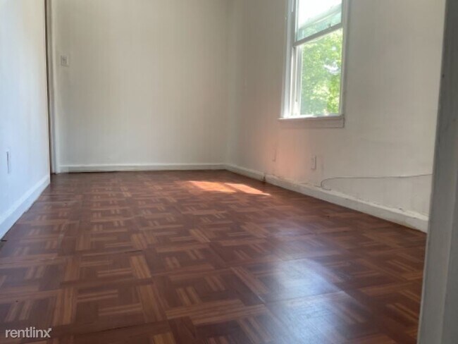 Building Photo - 2 br, 1 bath House - 185 First St
