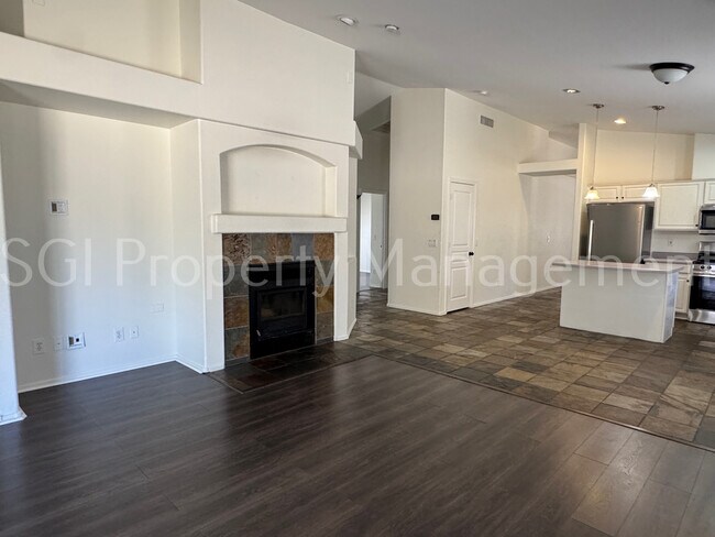 Building Photo - 2602 E Beautiful Ln