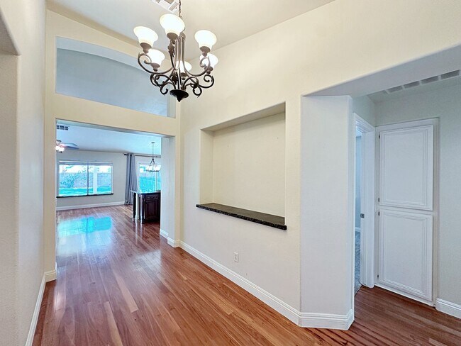 Foto del edificio - 7908 Purple Mountain Ave