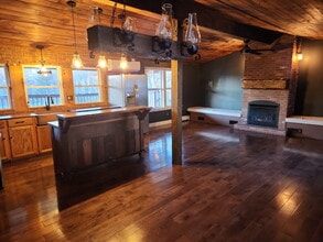 Building Photo - 4306 Upper Rd