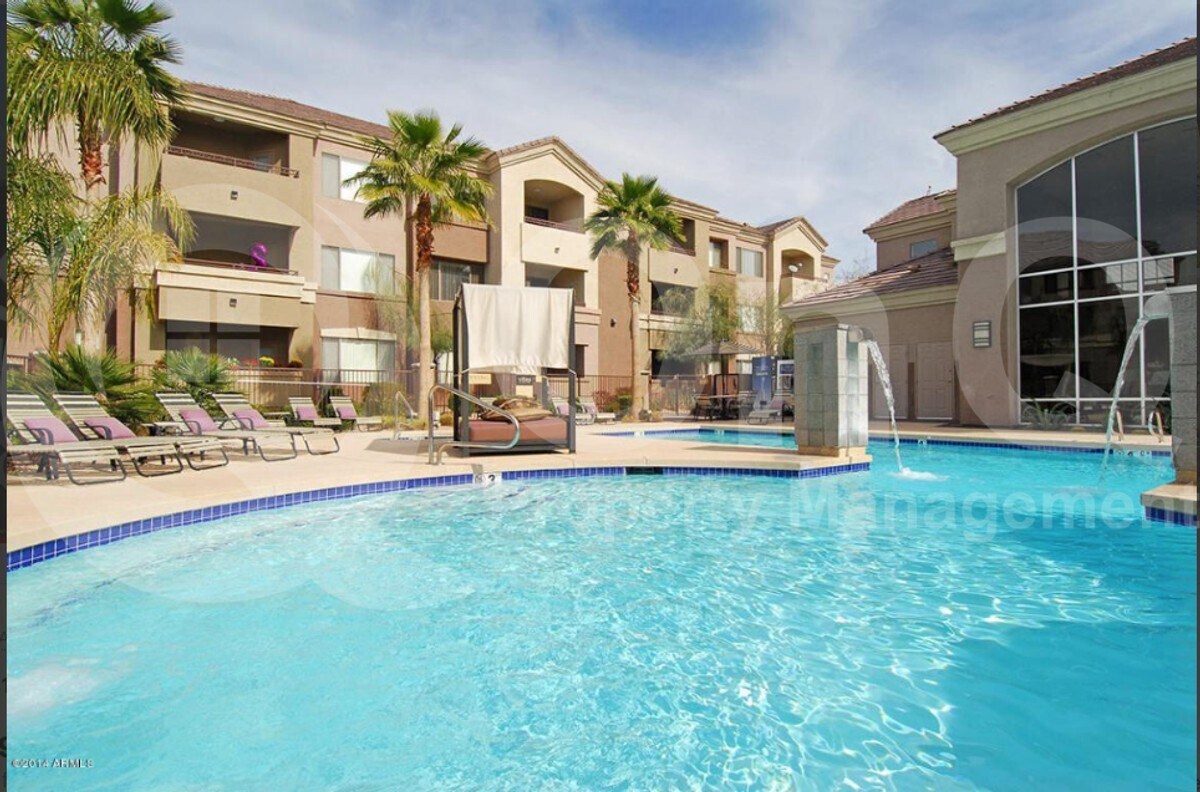 Foto del edificio - 18416 N Cave Creek Rd
