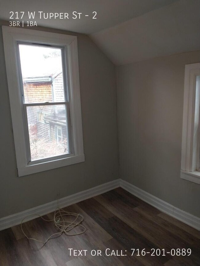 Foto del edificio - 217 W Tupper St
