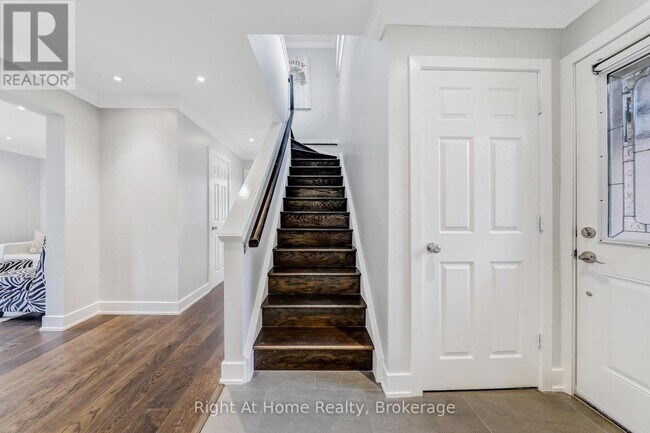 Photo du bâtiment - 2139 Hunt Crescent