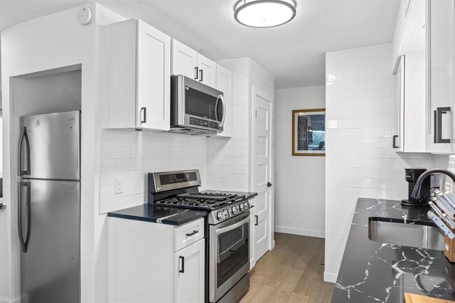 Building Photo - 4512 W Village Ct