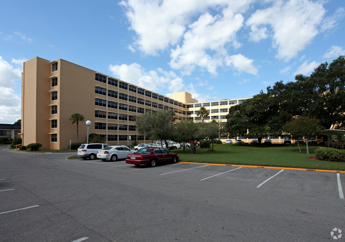 Primary Photo - Plymouth Apartments