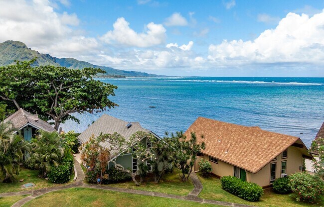 Building Photo - Oceanfront Cottage FULLY-FURNISHED 2 bedro...