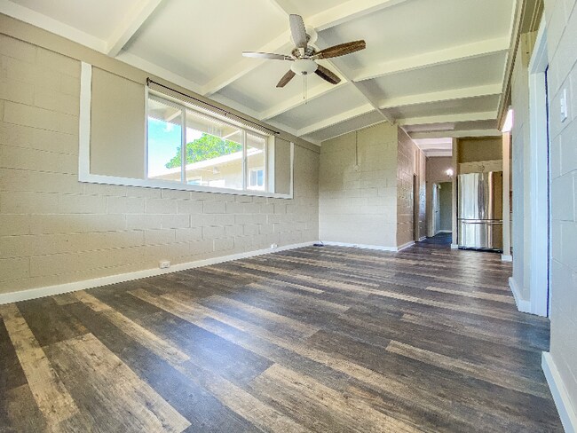 Building Photo - 385 Kahoolawe St