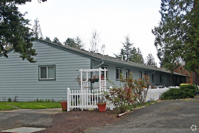 Building Photo - 4510-4524 SW 99th Ave