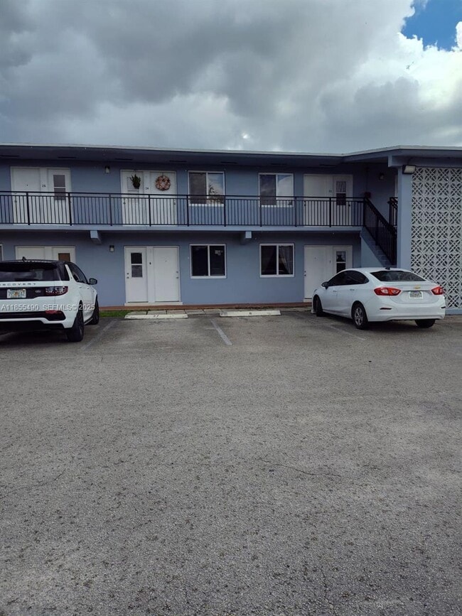 Building Photo - 655 Eldron Dr