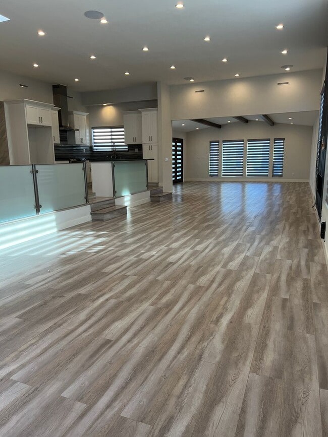 Building Photo - 6613 Atoll Ave