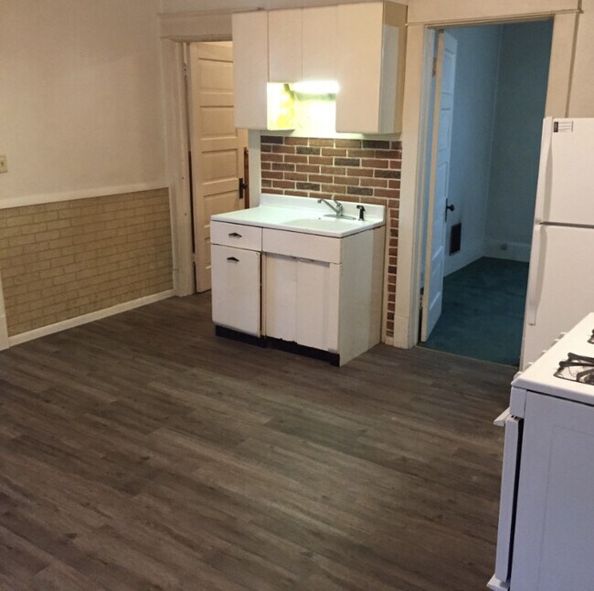 Building Photo - Bayfront Units