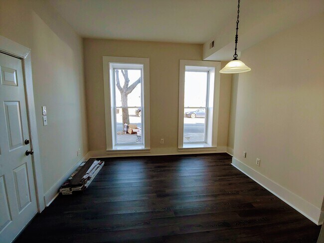 Building Photo - 1429 W Fayette St