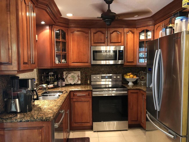 Foto del edificio - 1544  West Road