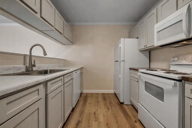 Foto del edificio - 1300 Ocala Rd