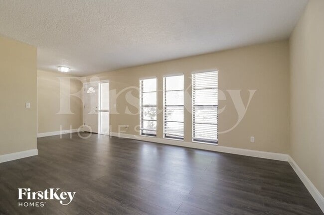 Foto del edificio - 8532 Park Highland Dr