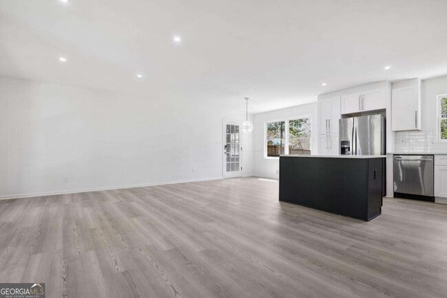 Building Photo - 5360 Tall Oak Dr