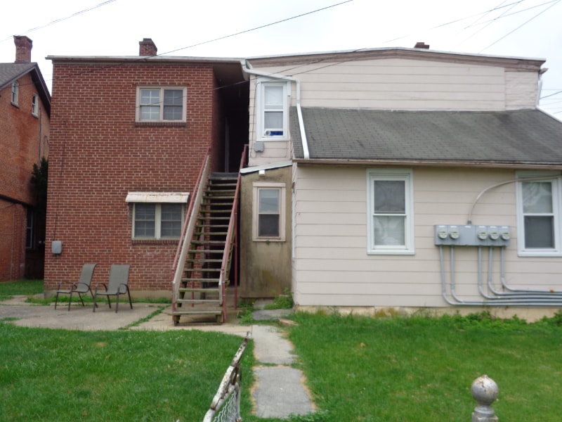 201 S Main St Unit 4, Manheim, PA 17545 Room for Rent in Manheim, PA
