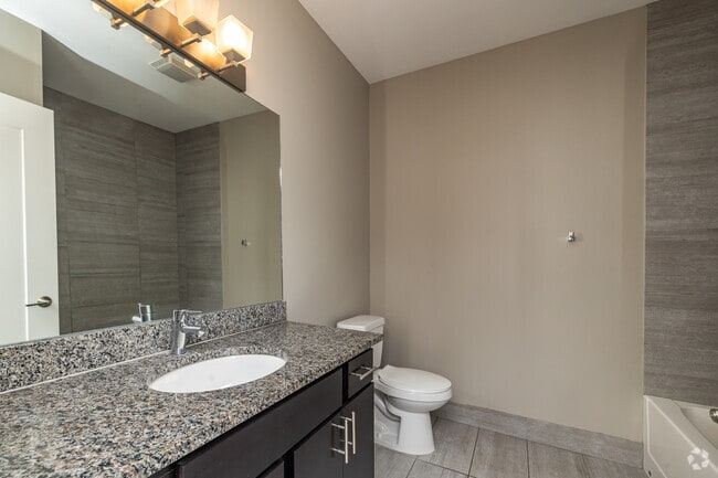 Studio/1BA - Bathroom - Flats 1809