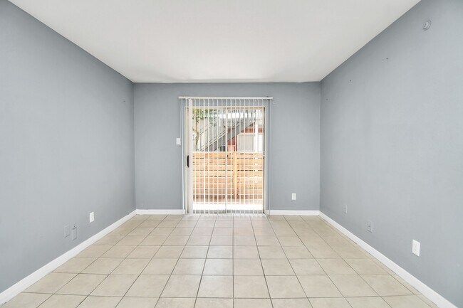 Foto del edificio - 5959 Bonhomme Rd