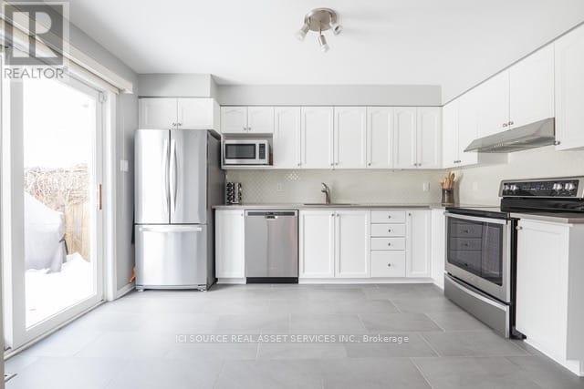 Building Photo - 37 Steel St