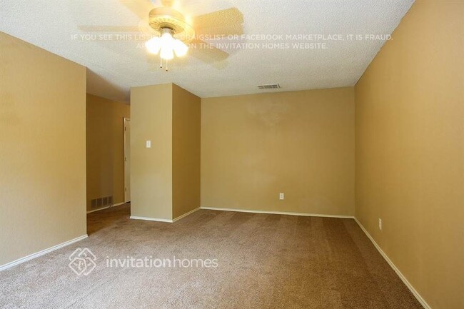 Building Photo - 6410 Walnut Springs Dr