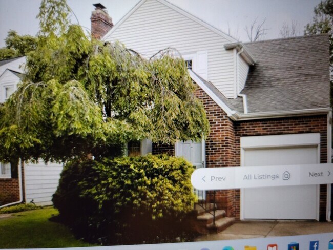 Building Photo - 28 University Ct