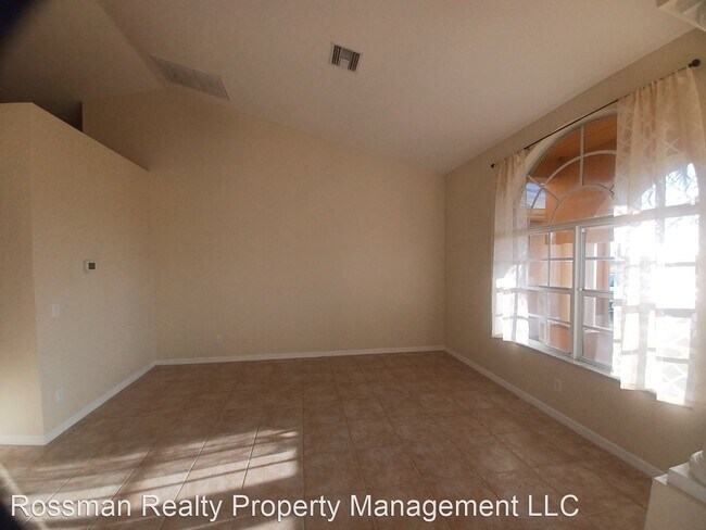 Foto del edificio - 4 br, 2 bath House - 2117 NW 14 Ter