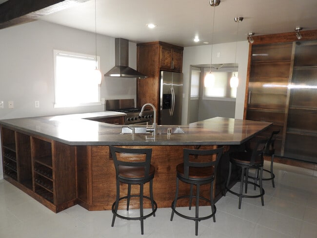 Building Photo - Beautiful home in Historic Folsom!