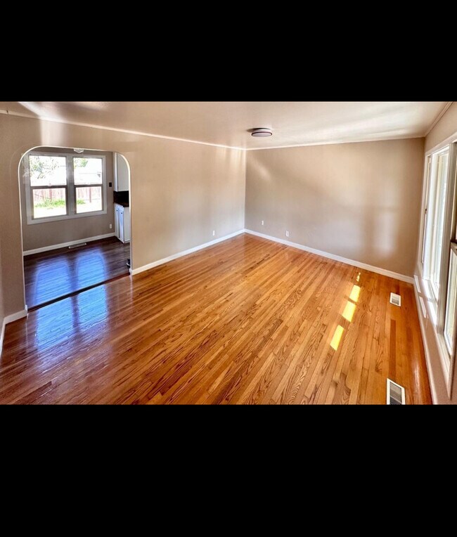 Foto del edificio - 1541 Circle Ln