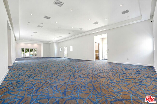 Building Photo - 2614 Alsace Ave