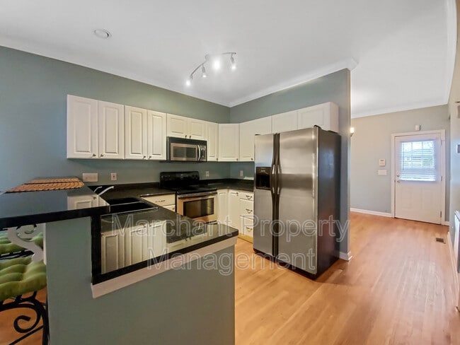 Building Photo - 403a W Faris Rd