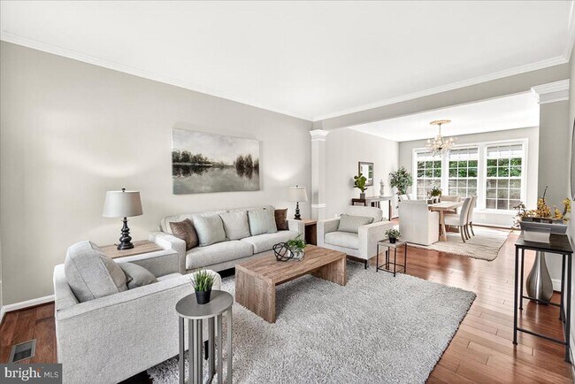 Foto del edificio - 9938 Timberknoll Ln