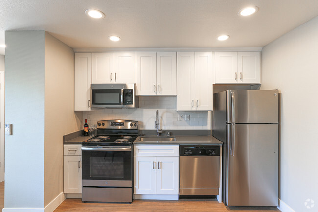 1HAB, 1BA - 484 ft² - Access @ Rohnert Park