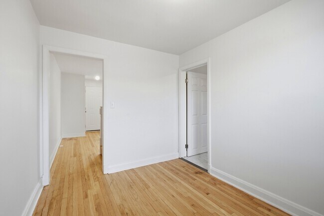 Foto del edificio - 3770 Ravenwood Ave