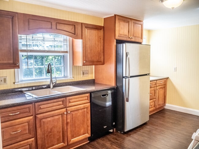 Kitchen - 225 Cooper St