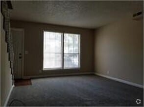 Building Photo - 280 Donna Dr
