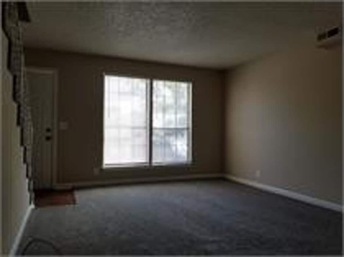 Photo - 280 Donna Drive