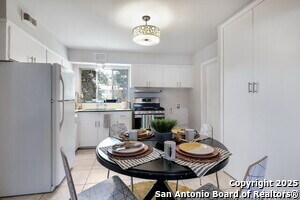 Foto del edificio - 418 Saratoga Dr