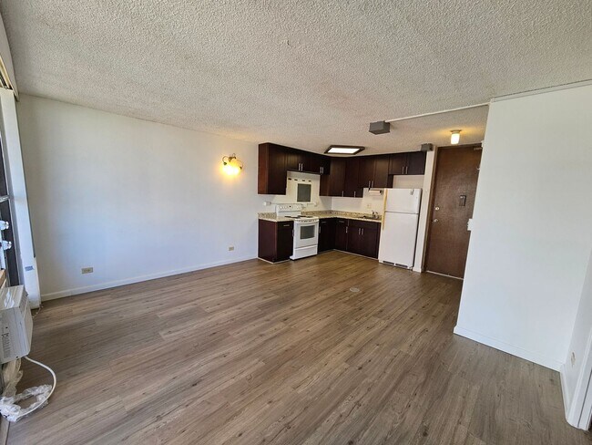 Foto del edificio - Window AC. Two parking Option