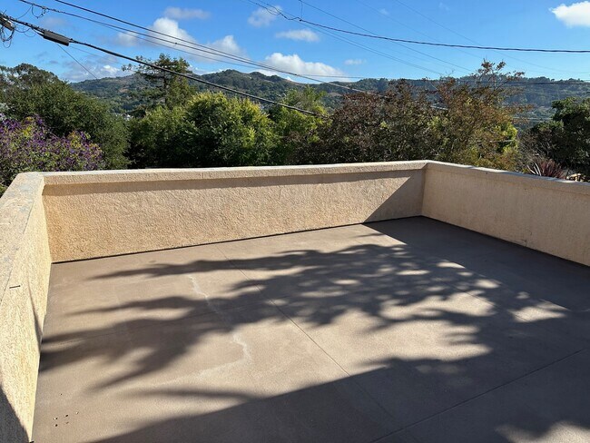 Building Photo - 4273 Santa Rita Rd