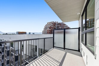 Building Photo - 1110 Lawson Av